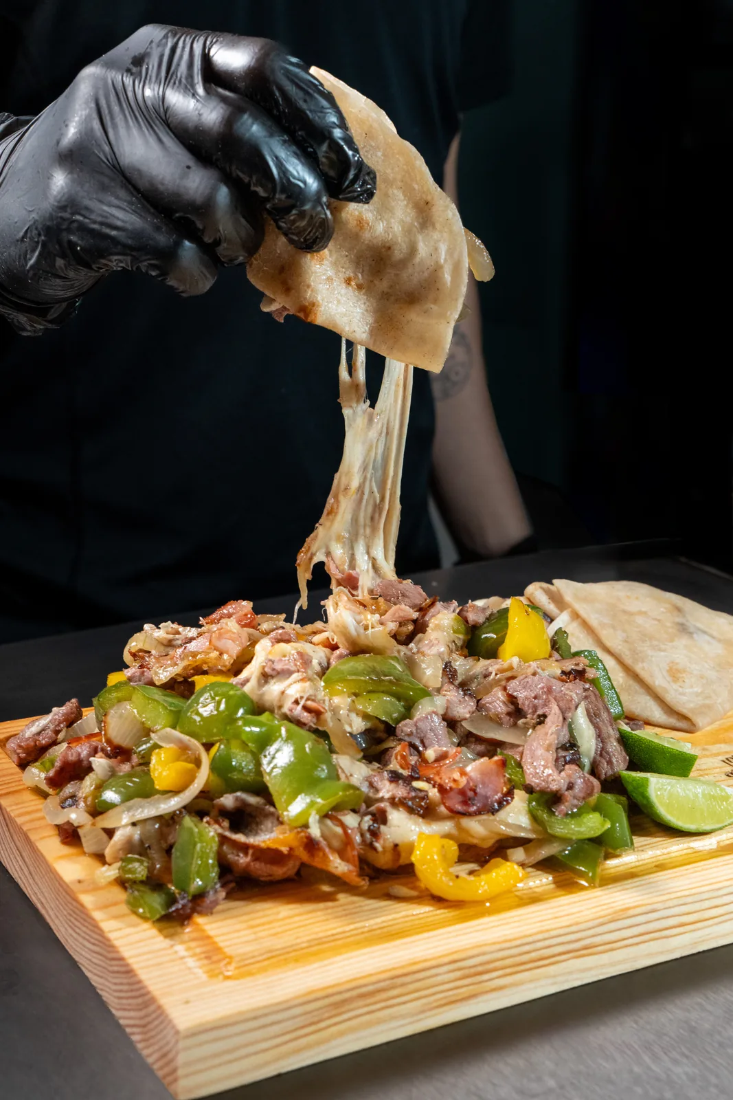 Queso fundido sobre carne